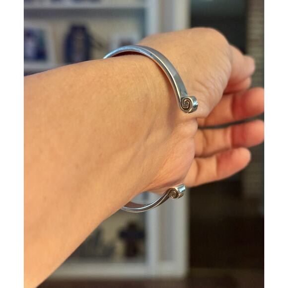 Retired James Avery Sterling Silver Greek Scroll Cuff Bangle Bracelet - Picture 11 of 12